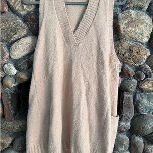 BE COOL V-Neck Sweater Vest in Tan